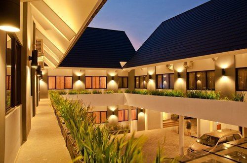 Maesa Hotel Ponorogo Екстериор снимка